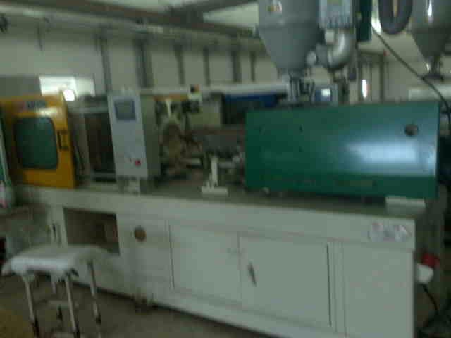 回收注塑机,上海塑料厂二手注塑机回收,回收品牌注塑机