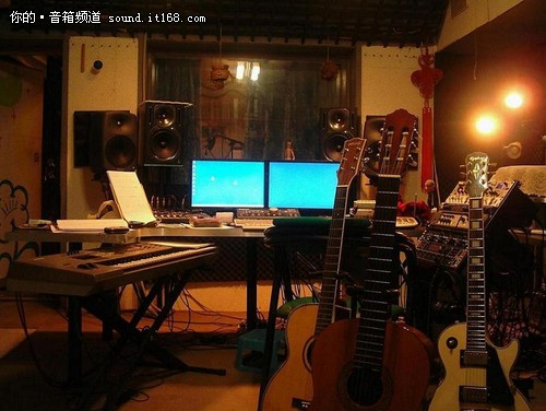 北京专业KTV酒吧设备回收,录音棚音响回收,舞台灯光设备回收广告机LED屏