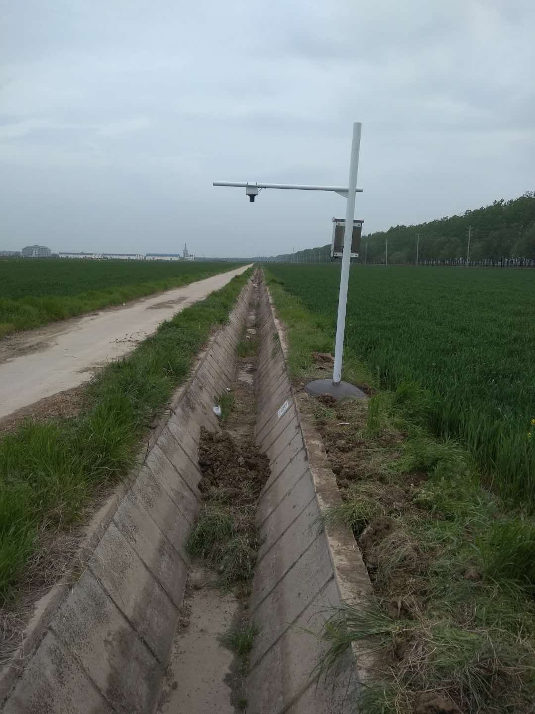 雷达明渠流量计用于天然河道流量液位监测系统