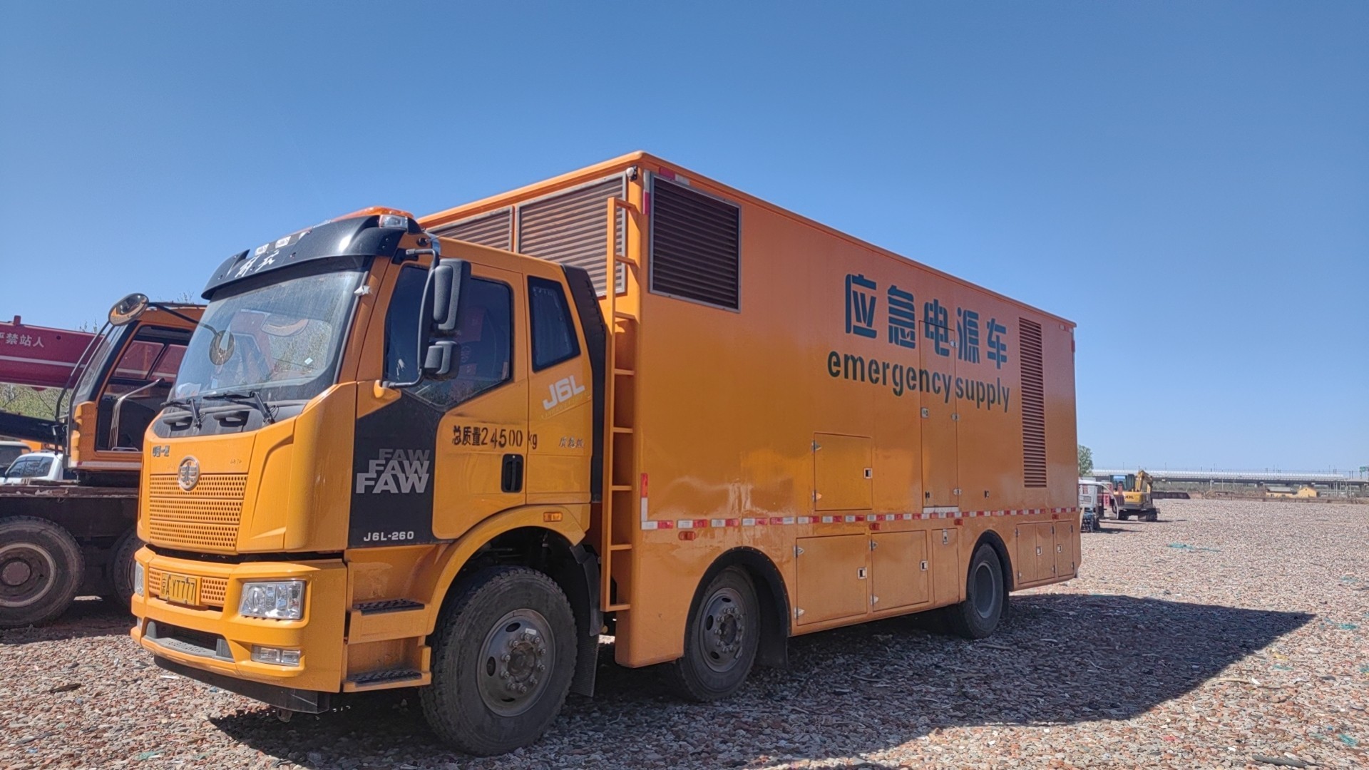 商丘发电机出租(200kw/发电车)确保电力无忧