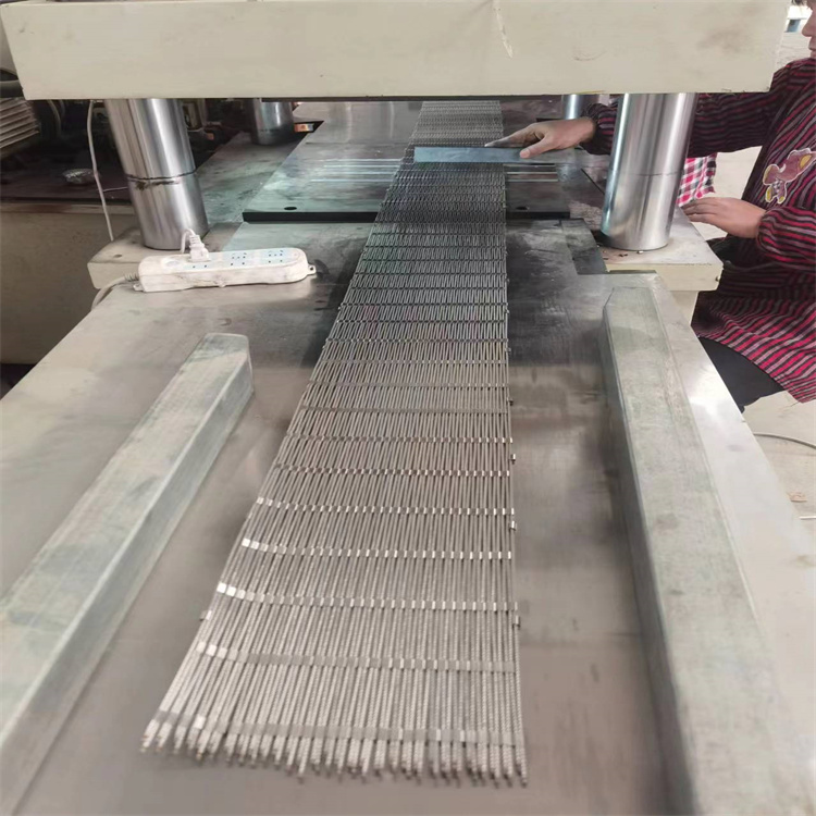 金属高空防坠物网A青县金属高空防坠物网A金属高空防坠物网生产厂家