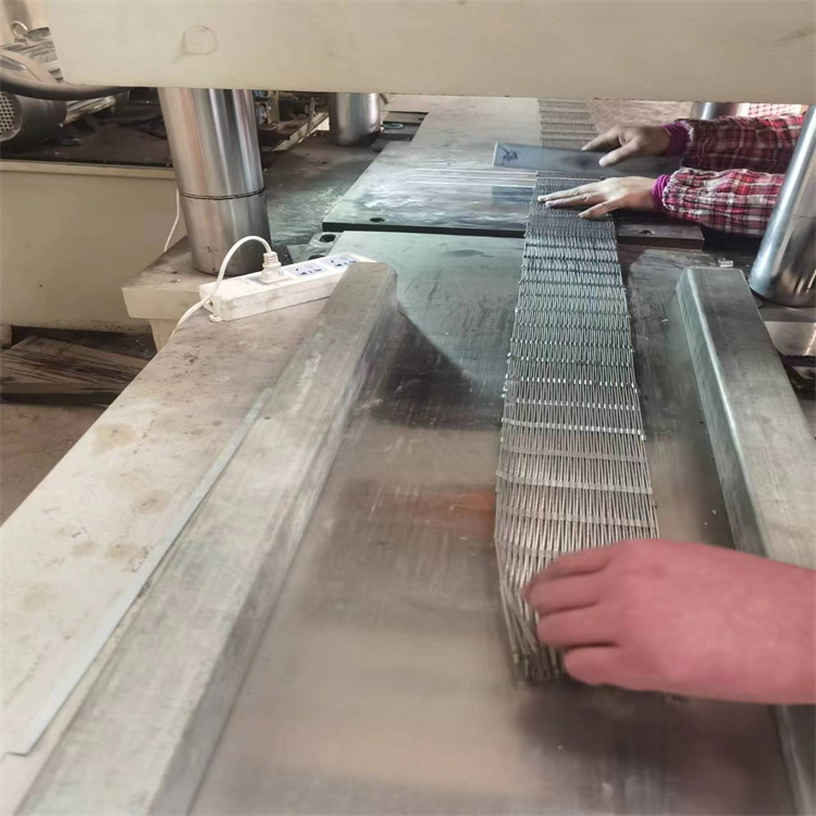 金属高空防坠物网A青县金属高空防坠物网A金属高空防坠物网生产厂家