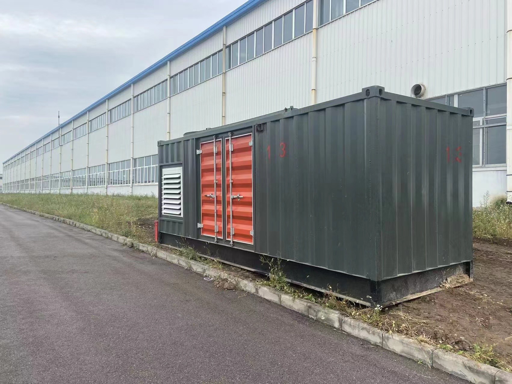 新浦100KW发电机出租租赁发电车功率齐全