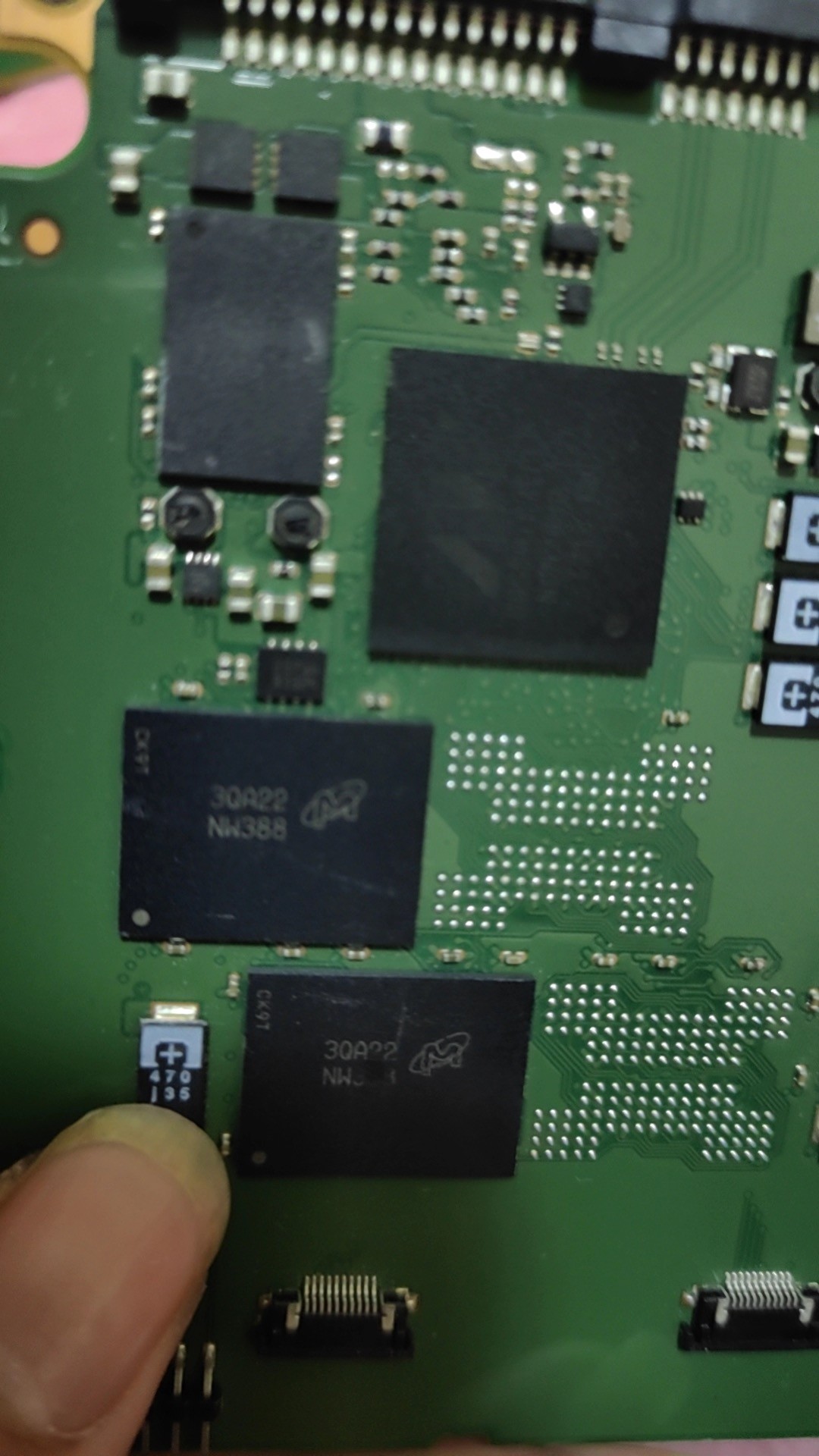 NW678回收美光MT29F1T08CPECBH8-12:C