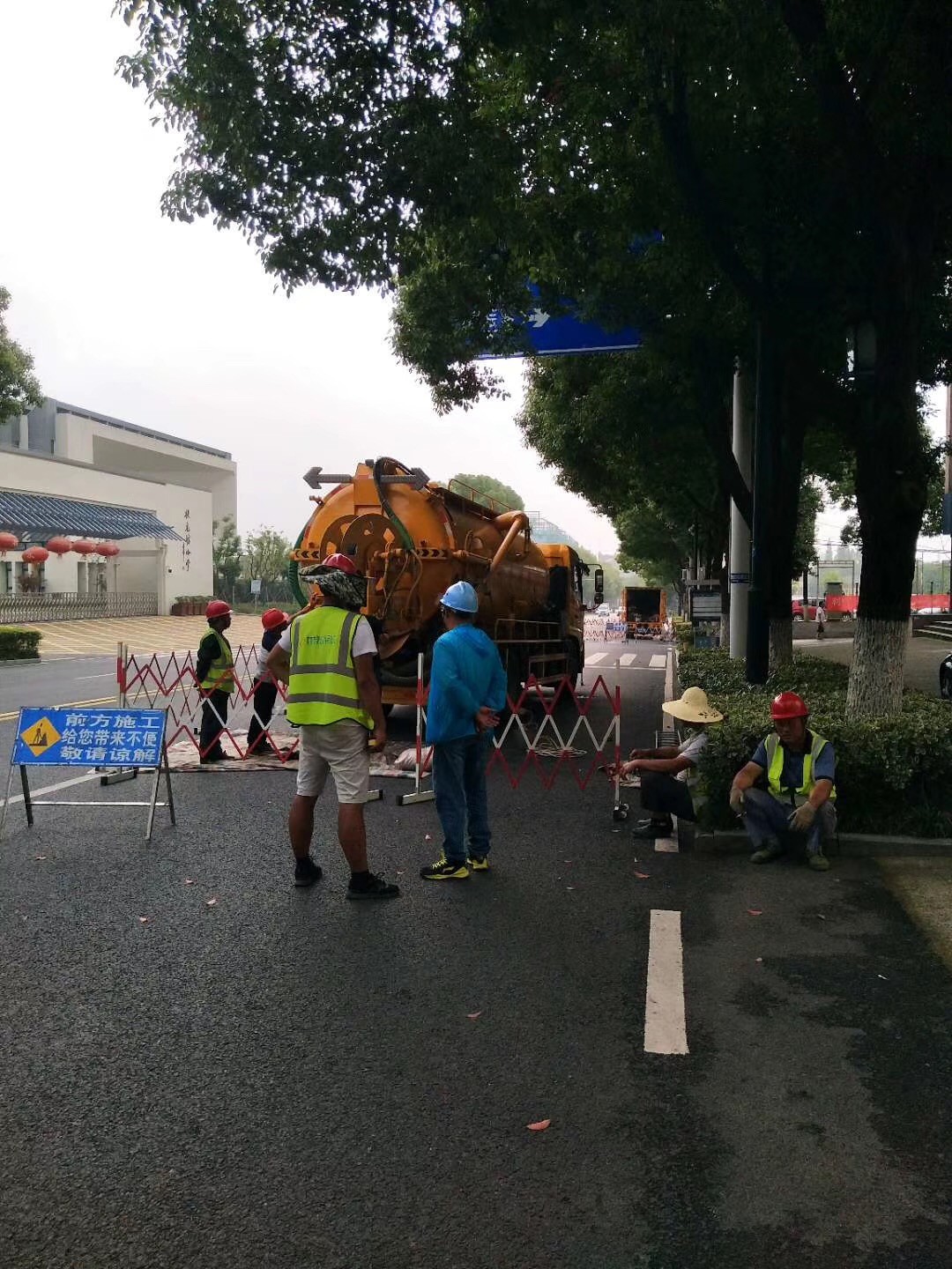 江苏盐城东台化工厂污水池清底 (专业可靠)