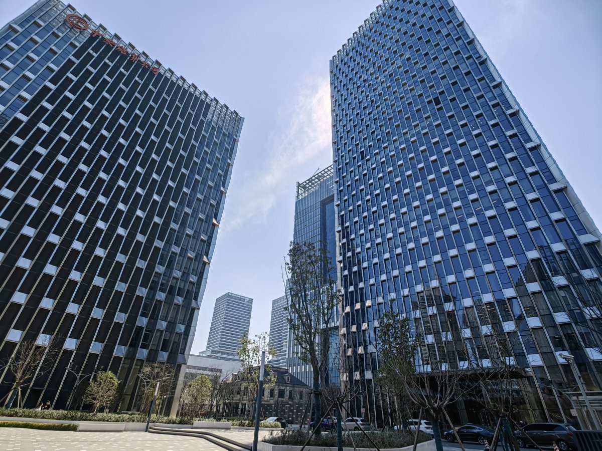 【陆家嘴核心】金控广场招租!首年免租+超低物业费,抢驻金融新地标!