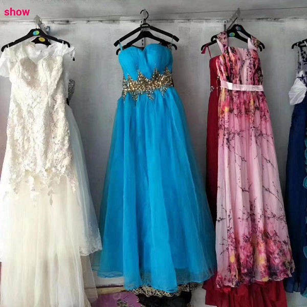 收购服饰，袜子，围巾，腰带，帽子，手套，饰品 