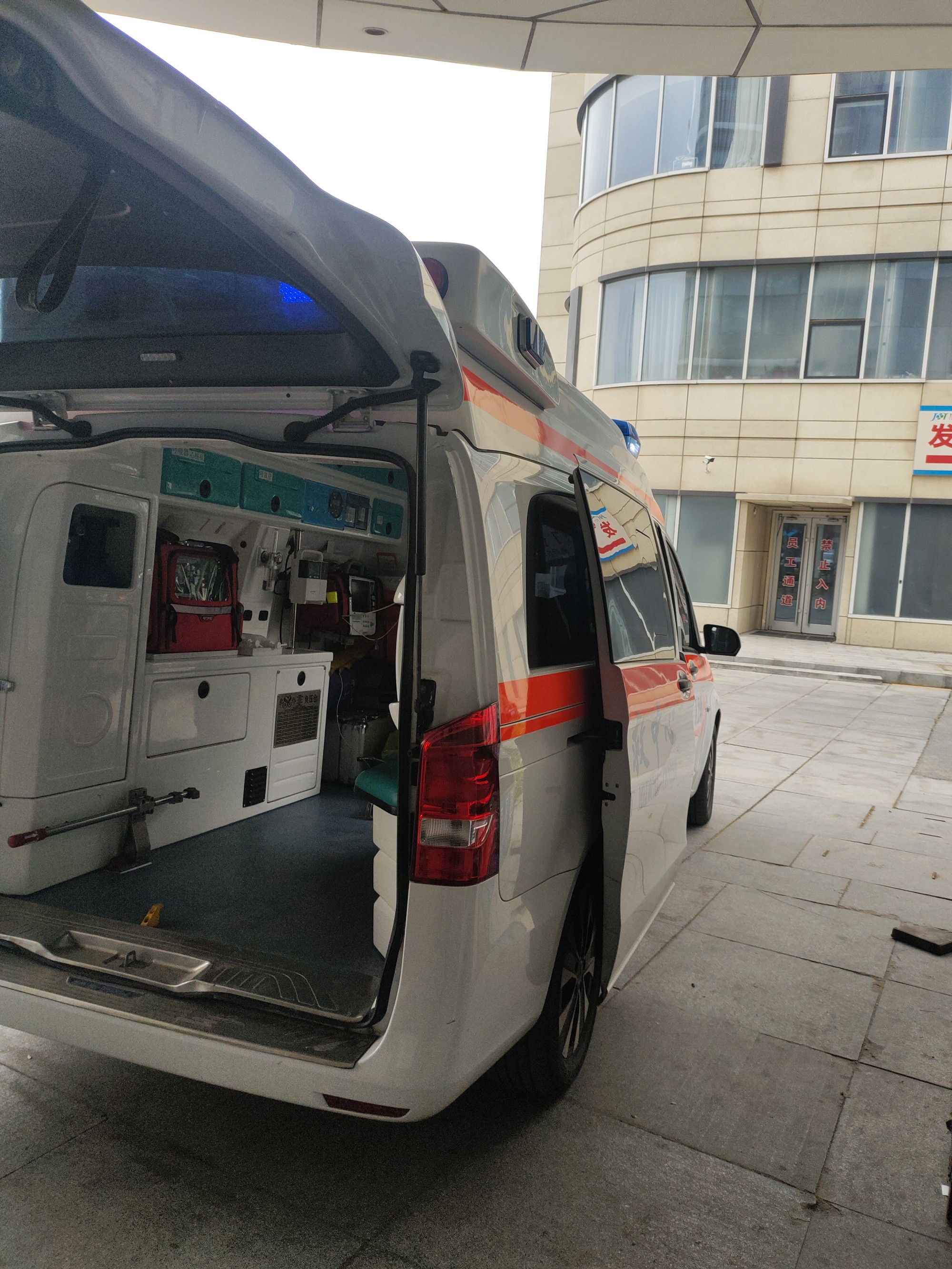 天元转运车出租公司 保障转运车租赁随车医护跟车