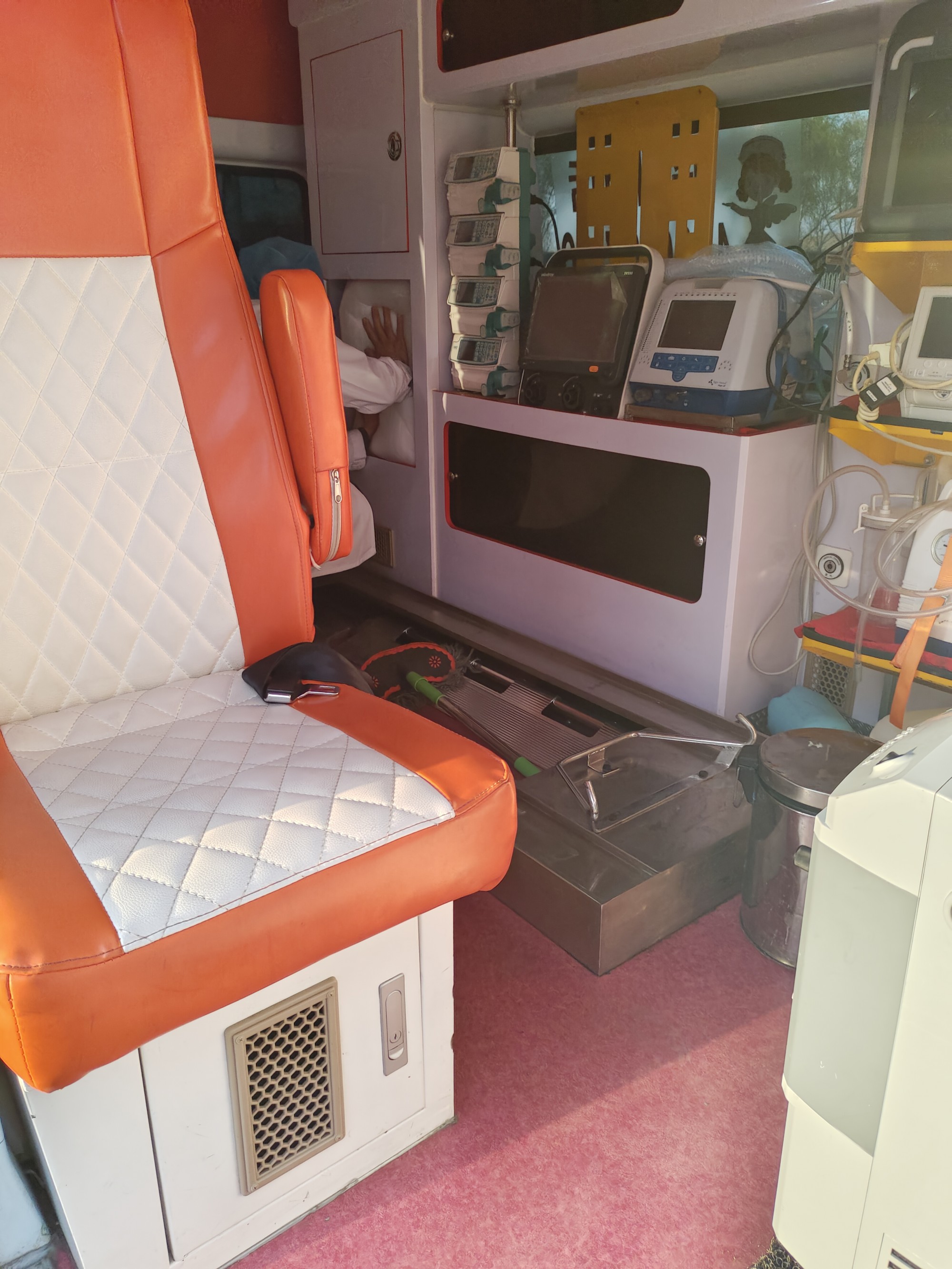 额尔古纳转运车出租公司 保障转运车租赁随车医护跟车